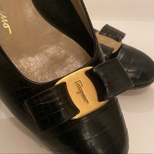Authentic Ferragamo Vera Bow Pump